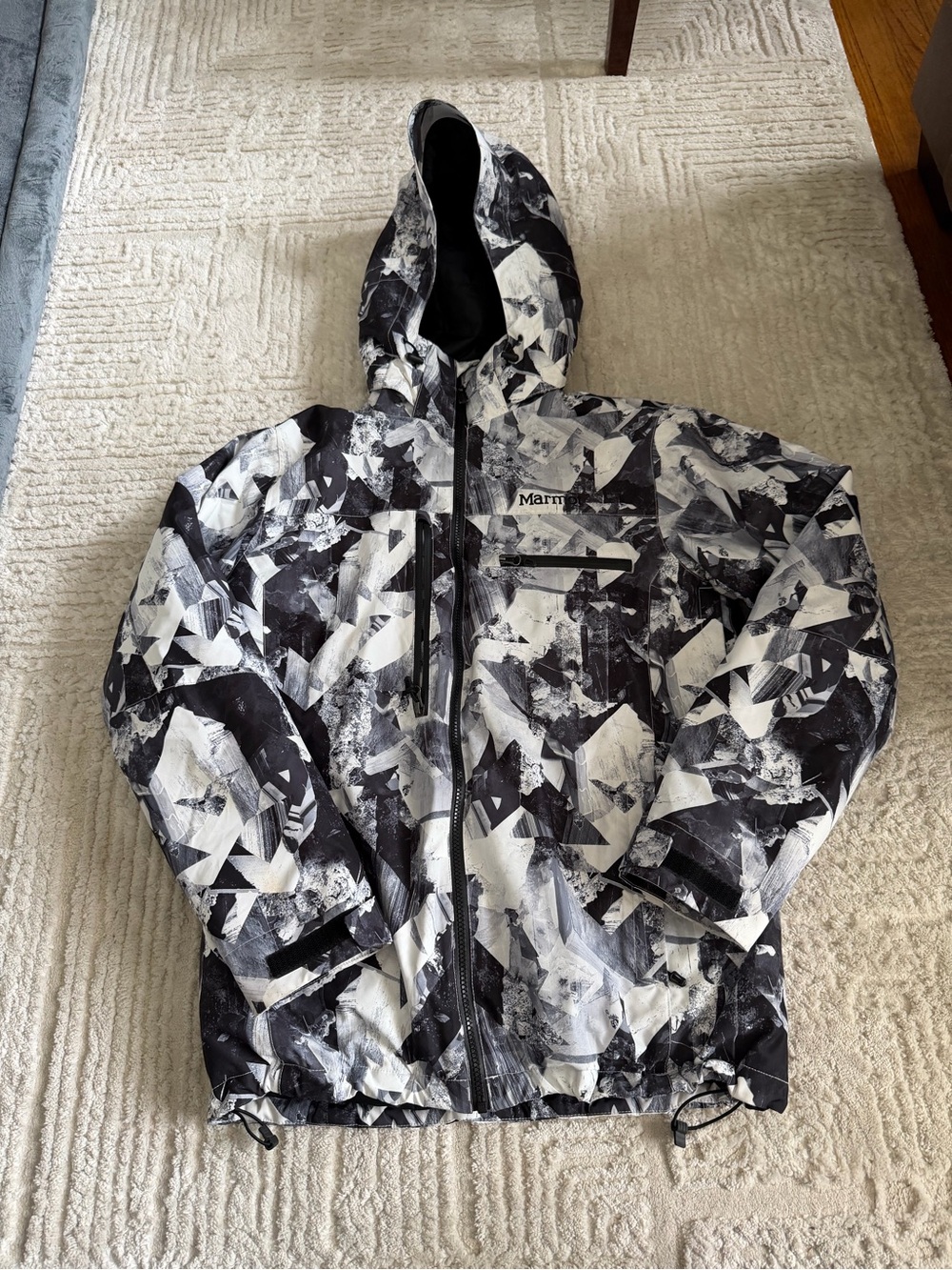Marmot Men’s Black & White Featherless Geometric Hooded Ski Snowboarding Jacket